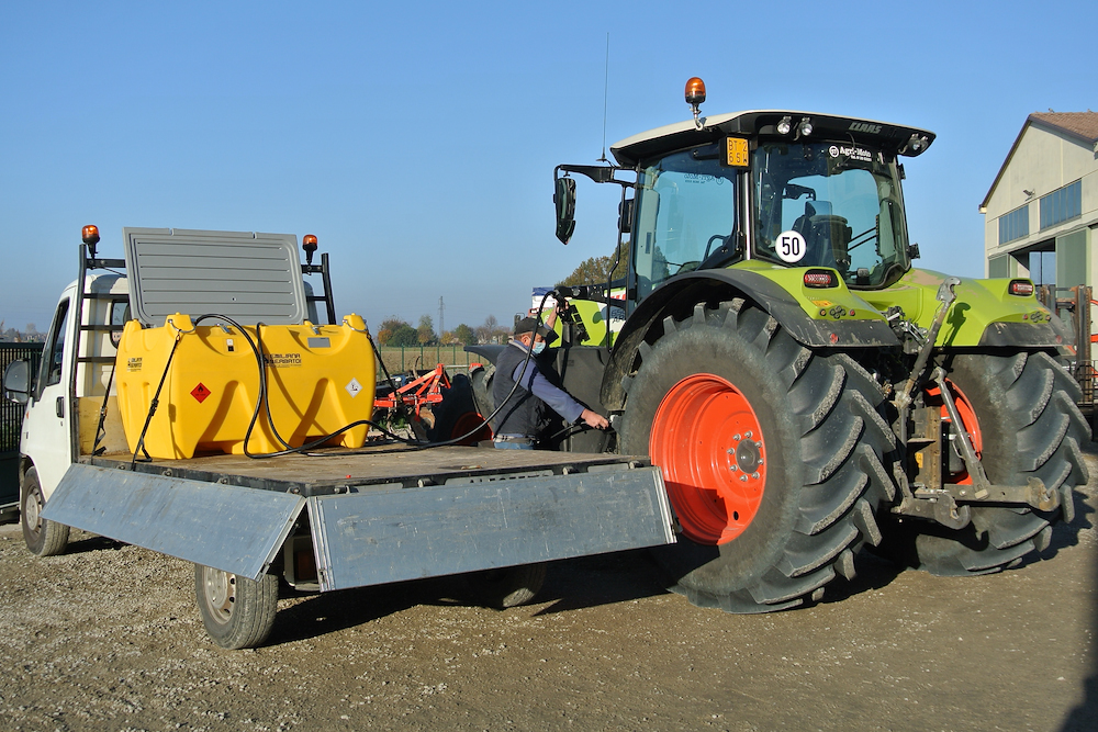 Depósito combinado 900 L gasoil + 100 L AdBlue con bomba eléctrica – Carrytank® 900 + 100